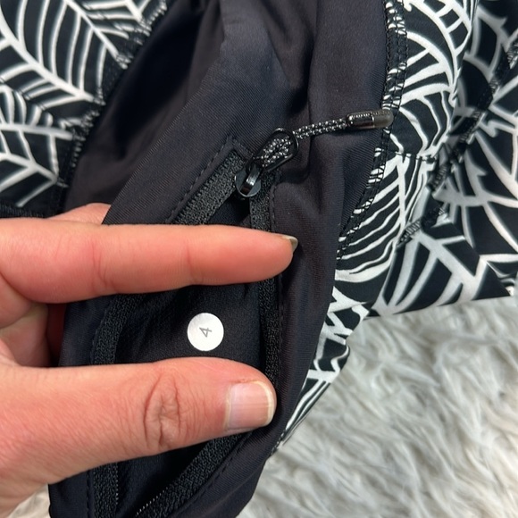 Lululemon Pace Rival Skirt *2-way Stretch (Regular) Pretty Palm Black Angel Wing - Picture 6 of 7